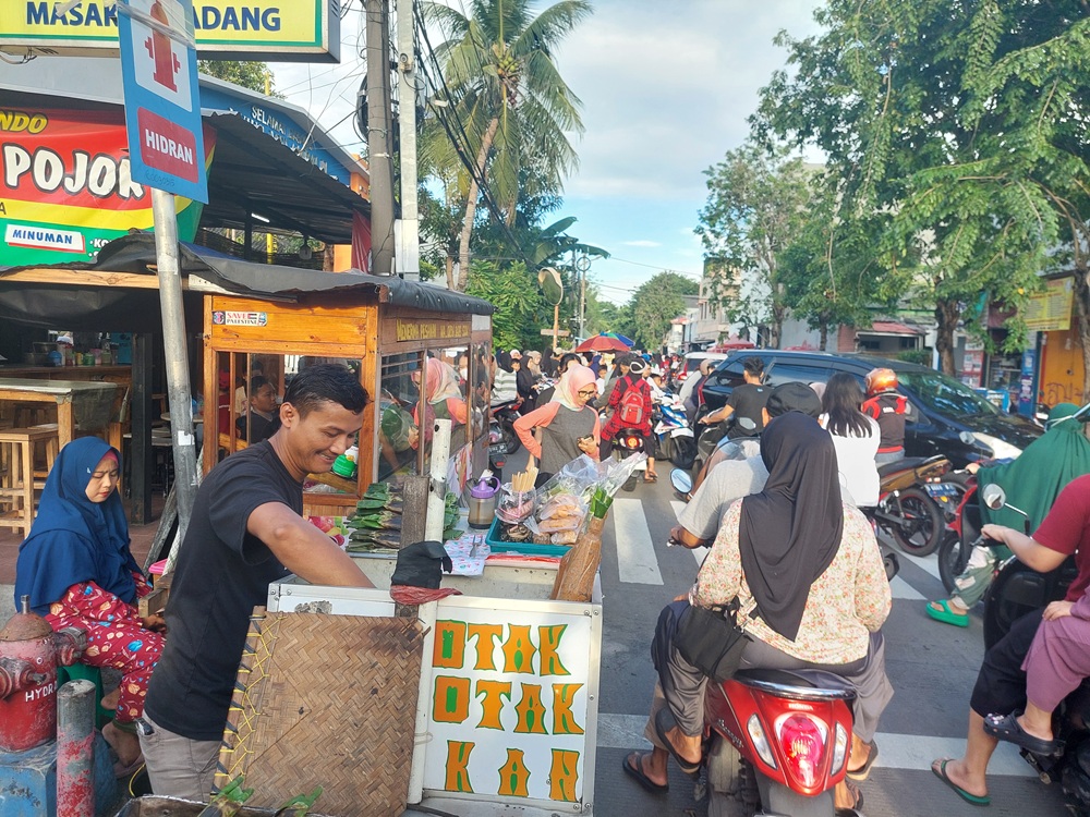 Berkah Ramadan! Hendra Jualan Takjil di Tanjung Priok 2 Jam Langsung Ludes, Untung Rp,1,5 Juta Sehari