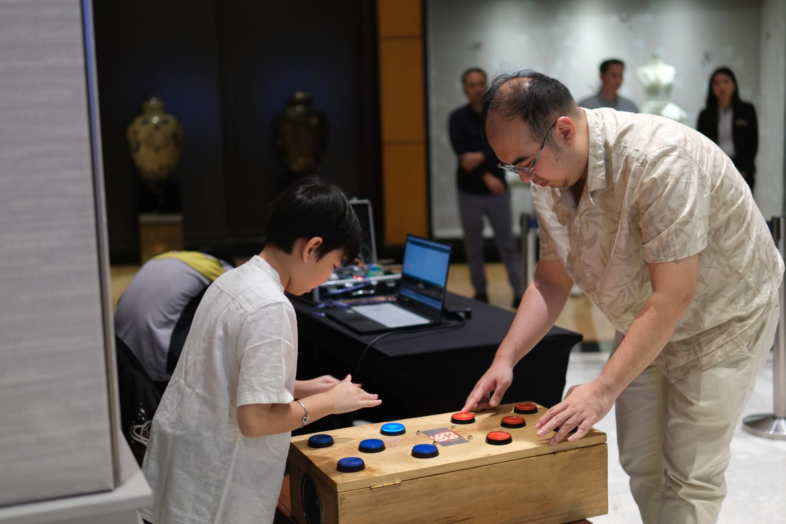 'Kids Fun Tech' di Sheraton Hotel Hadirkan Pameran Karya Teknologi dari SMK Santa Louis Surabaya