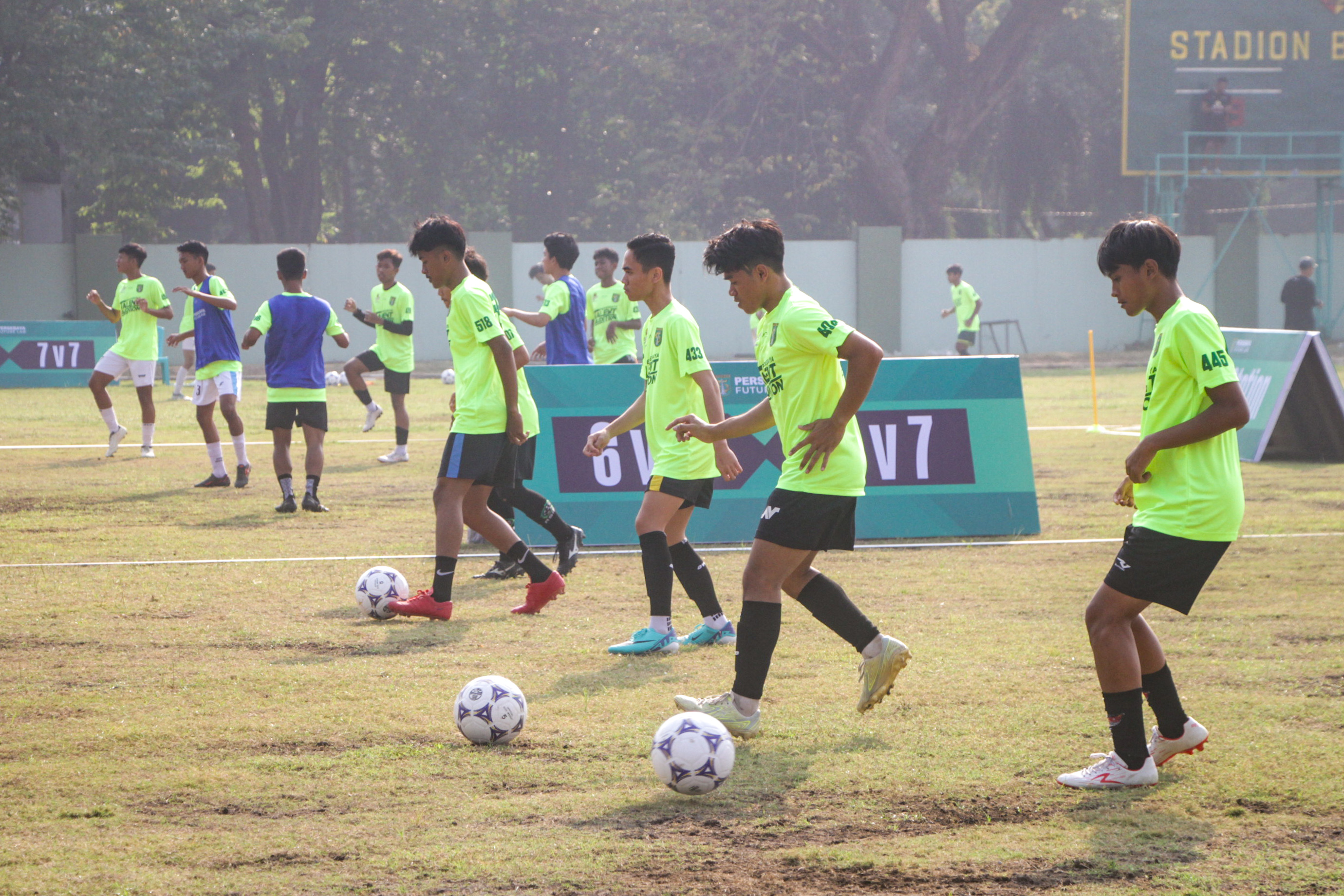 Persebaya Buru Bintang Muda: Ratusan Peserta Ikuti Talent Audition! 