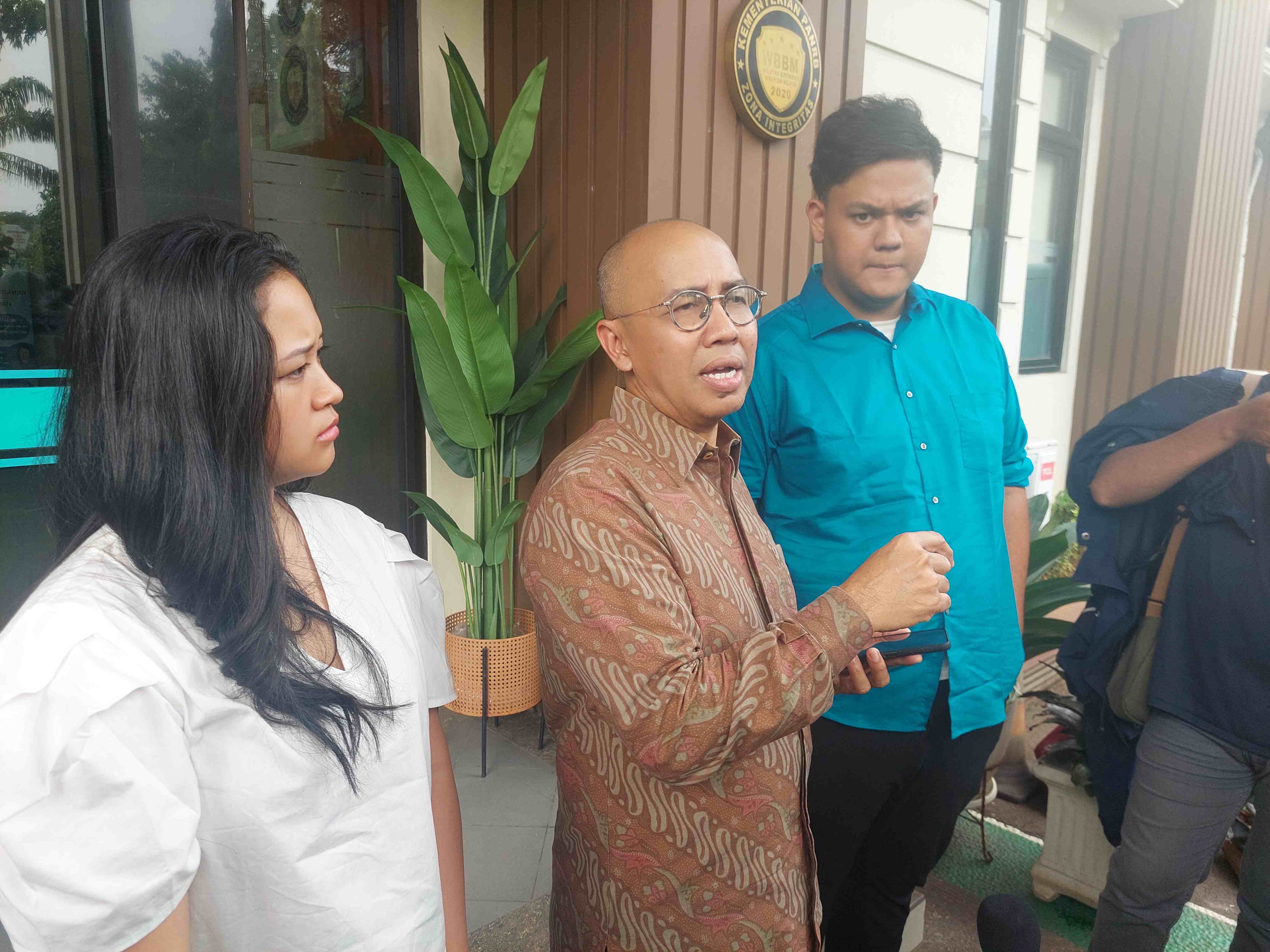 Bantah Terima Uang Rp500 Juta dari Ria Ricis, Pengacara: Teuku Ryan Bukan Mokondo!