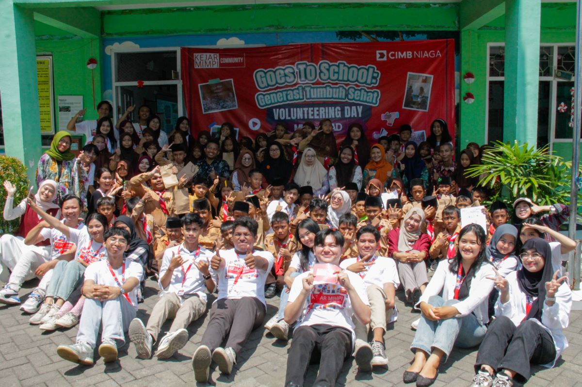 CIMB Niaga dan Kejar Mimpi Goes To School Tingkatkan Edukasi Keuangan dan Gizi di MI Al-Jihad Surabaya