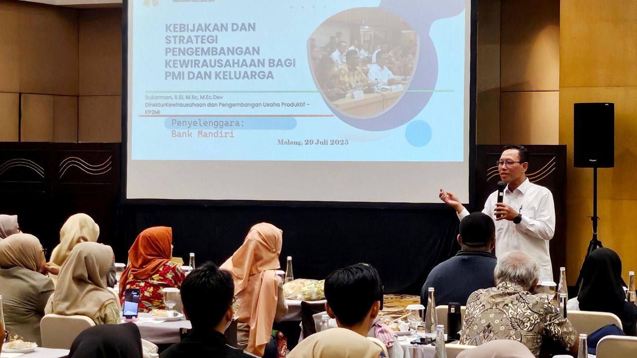 Bank Mandiri Bantu Purna PMI Malang Jadi Wirausahawan Lewat Program Bapak Asuh