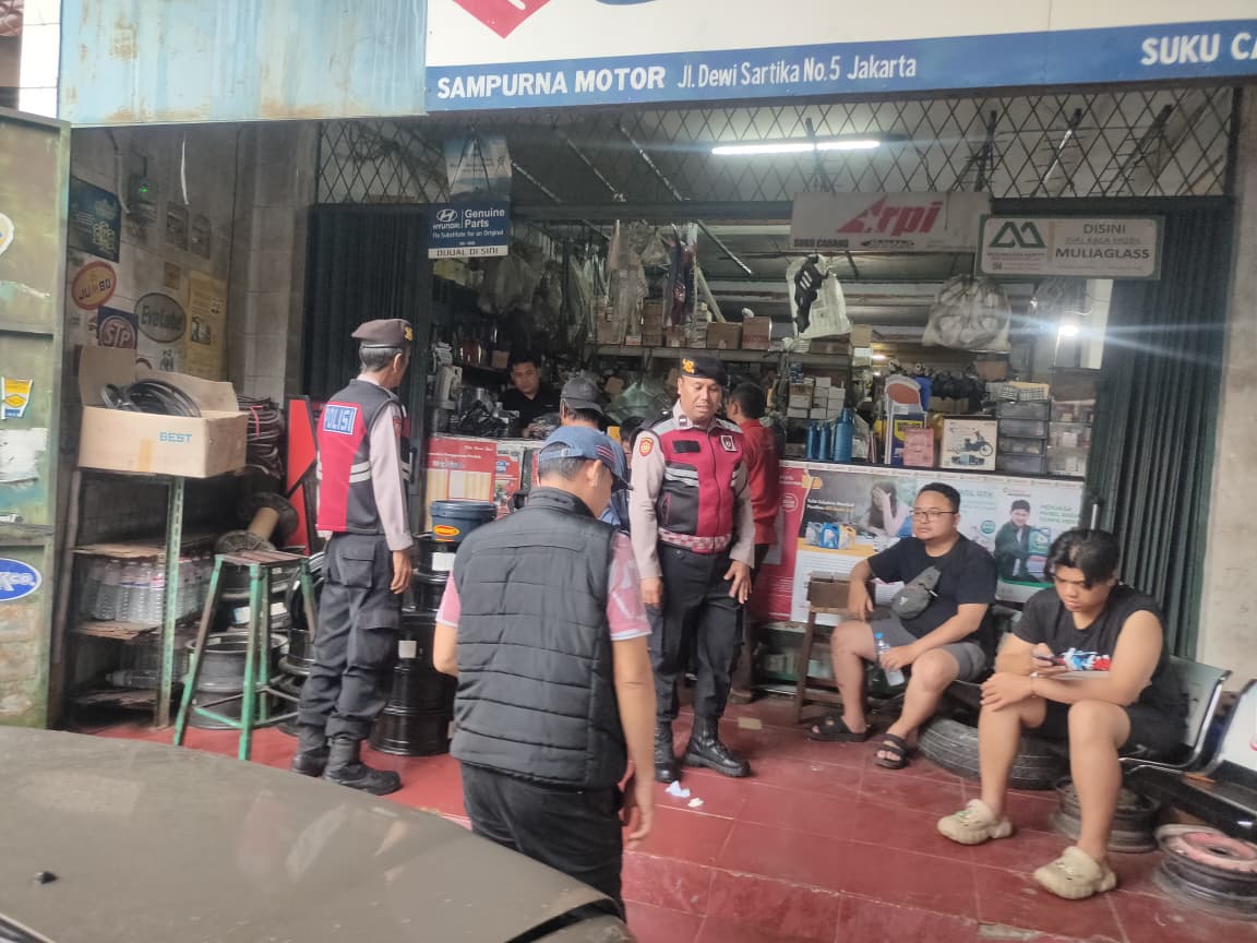 Polsek Ciputat Timur Intensifkan Patroli Jalan Kaki Jelang Natal dan Tahun Baru