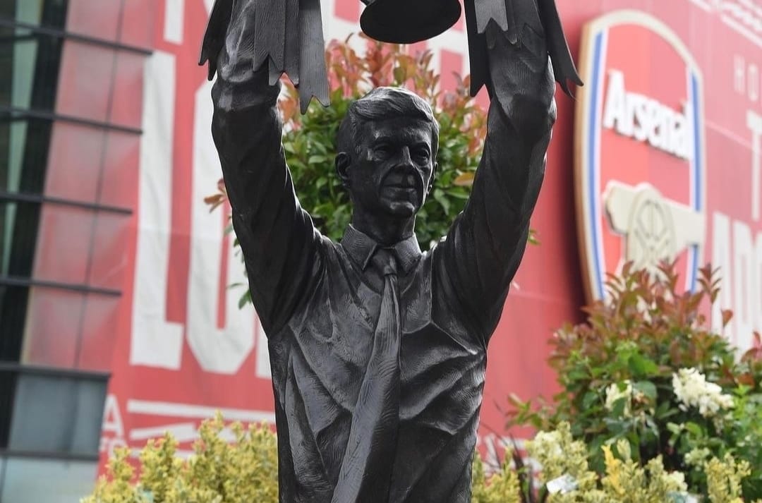 Arsenal Persembahkan Patung Arsene Wenger di Emirates Stadium