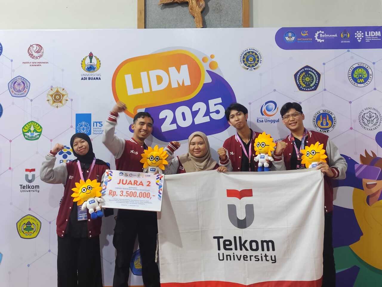 Ciptakan Platform Belajar berbasis AI untuk Anak Disleksia, Telkom University Surabaya Raih Juara 2 LIDM 2025