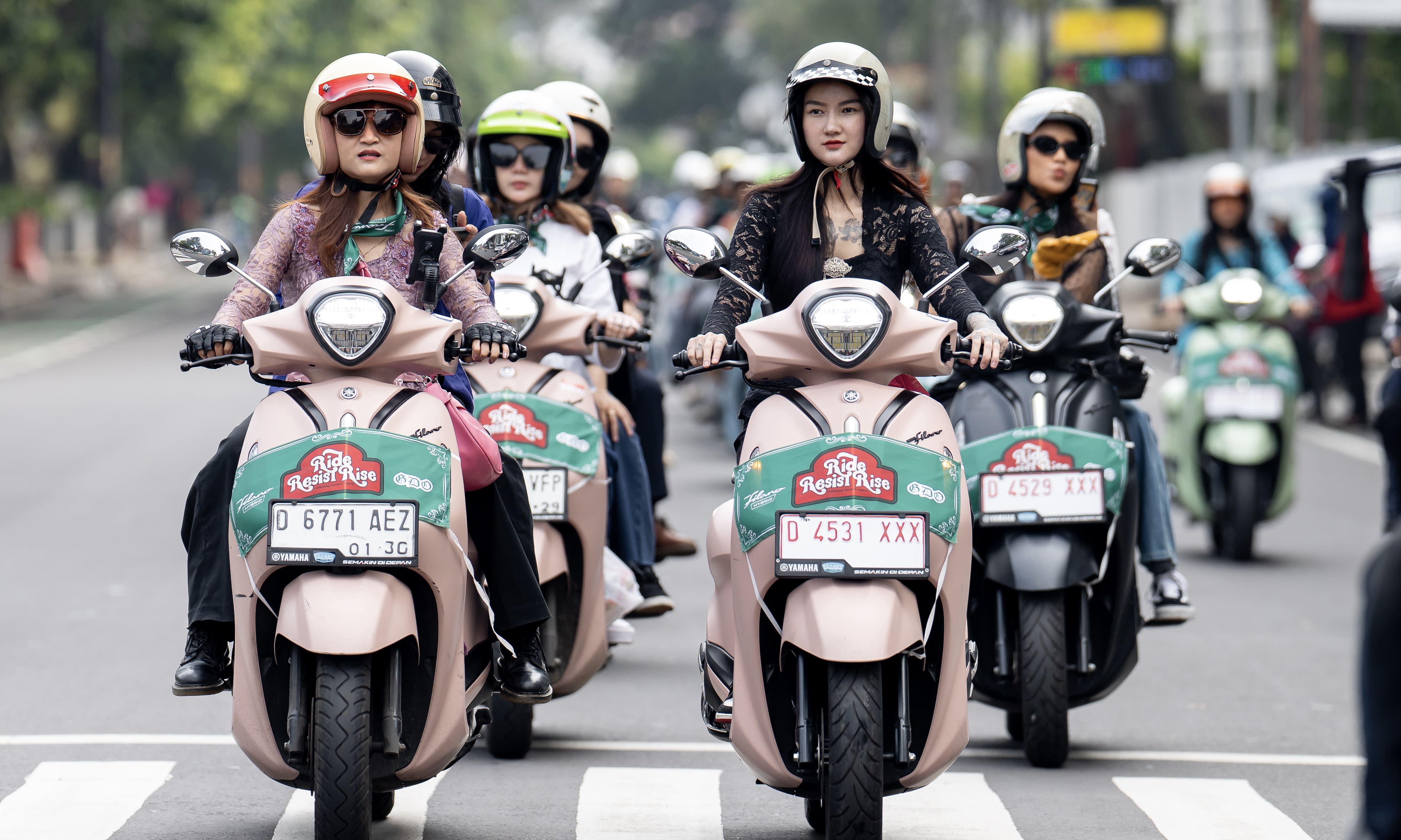 Ratusan Kartini Masa Kini Riding Bareng Pakai Grand Filano Hybrid Dengan Outfit Kebaya