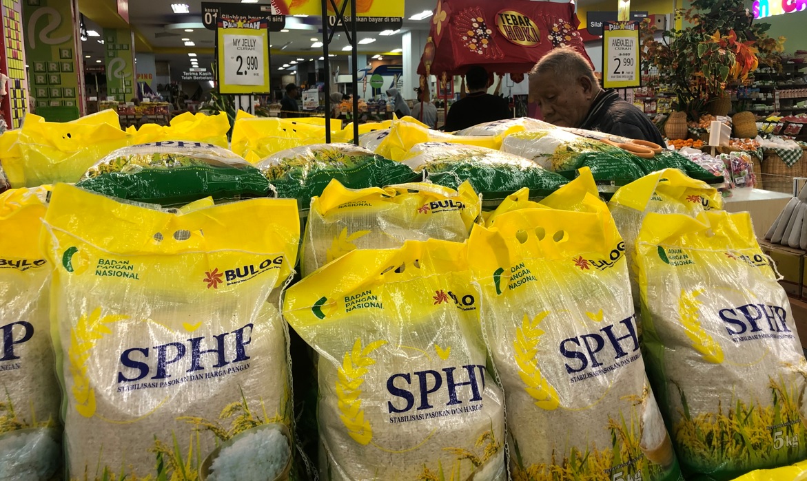 Beras Subsidi SPHP Mulai Tersedia di Supermarket Kota Depok, Segini Harganya!