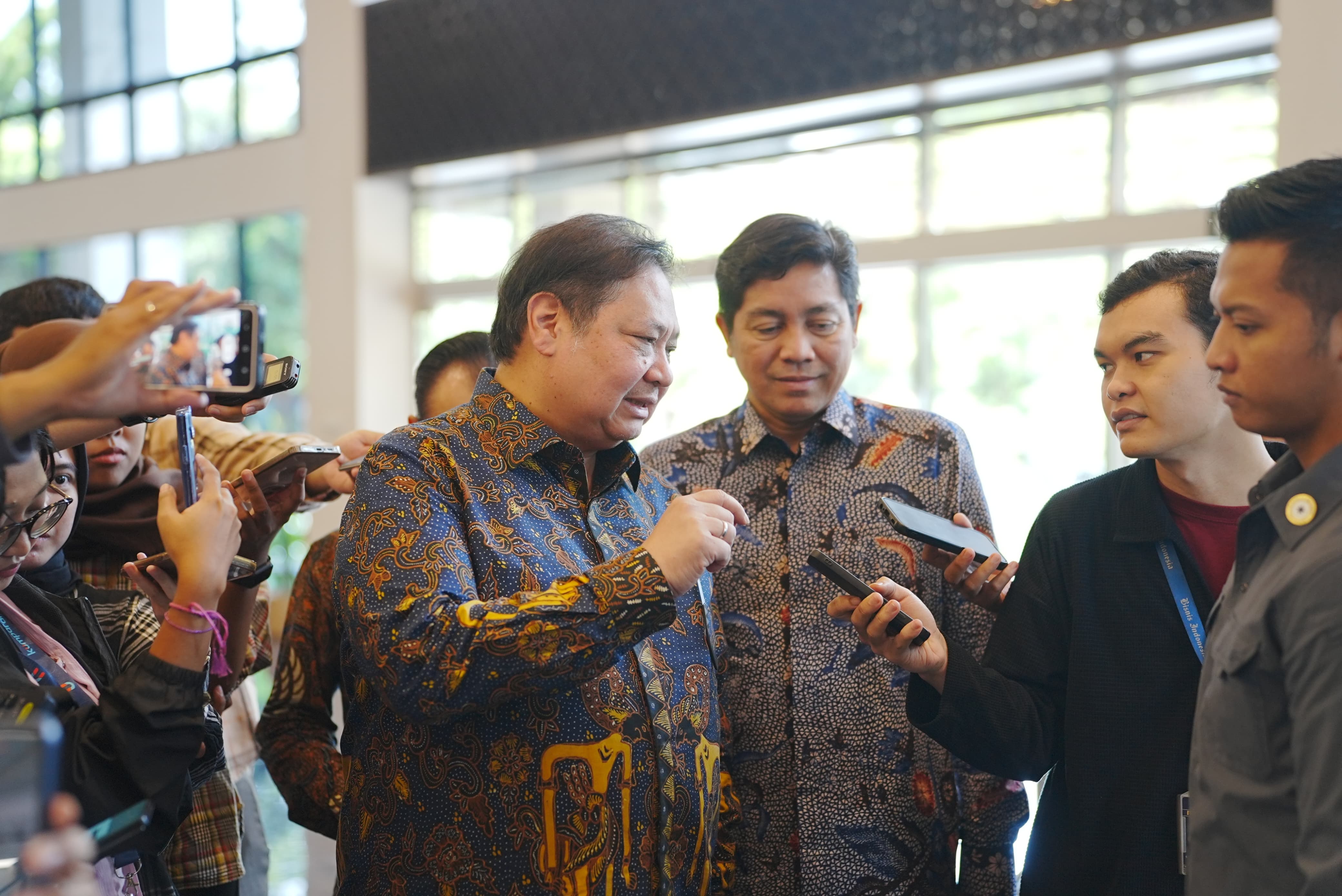 Menko Airlangga Bertemu Luhut, Optimalisasi Pertumbuhan Ekonomi Nasional