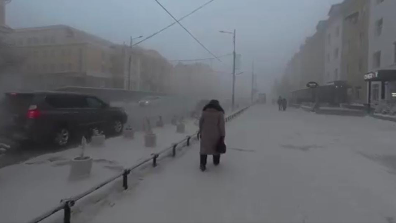 Satu Kota Jadi Freezer Buntut Penurunan Suhu di Yakutsk Hingga -45 Derajat Celcius