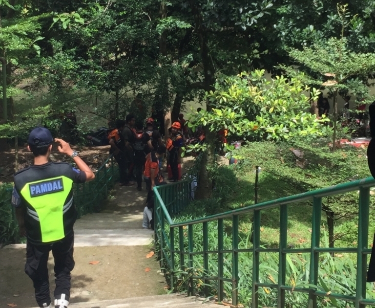 Dua Bocah Hanyut di Ciliwung Masih Pencarian, Polisi Ungkap Kronologinya