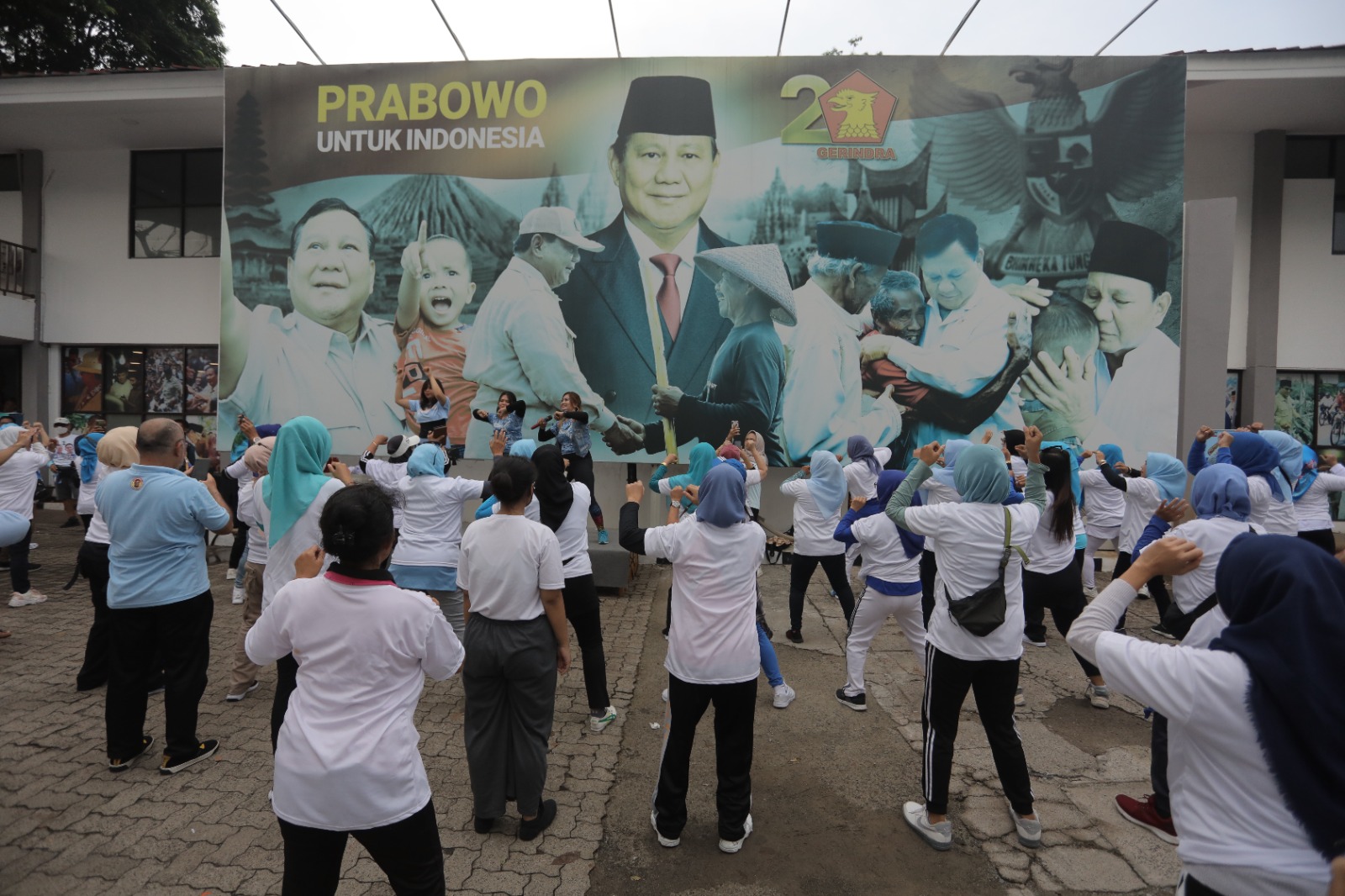TKN Prabowo-Gibran Ajak Emak-Emak Hidup Sehat Lewat 'Sabtu Biru Langit Ceria'