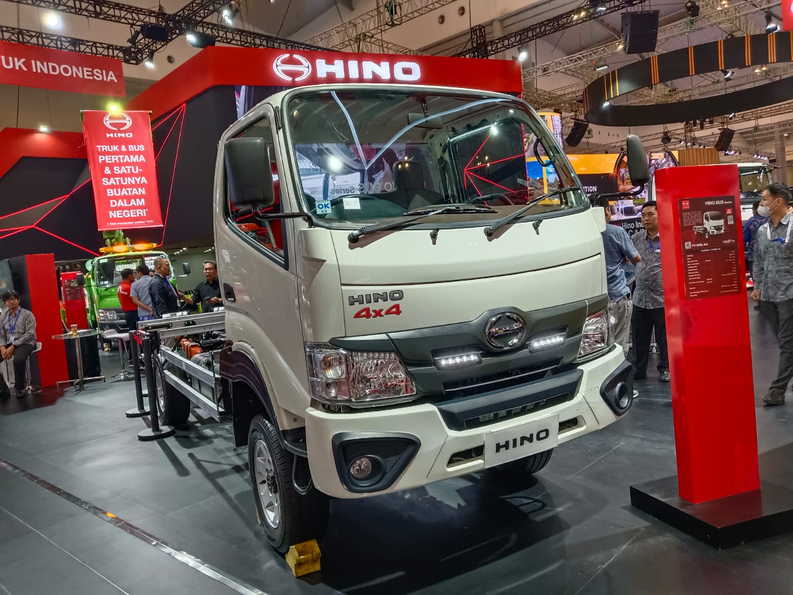 Hino Pajang 6 Model Andalan, Satu-satunya Brand Truk di Indonesia dengan Sertifikat TKDN