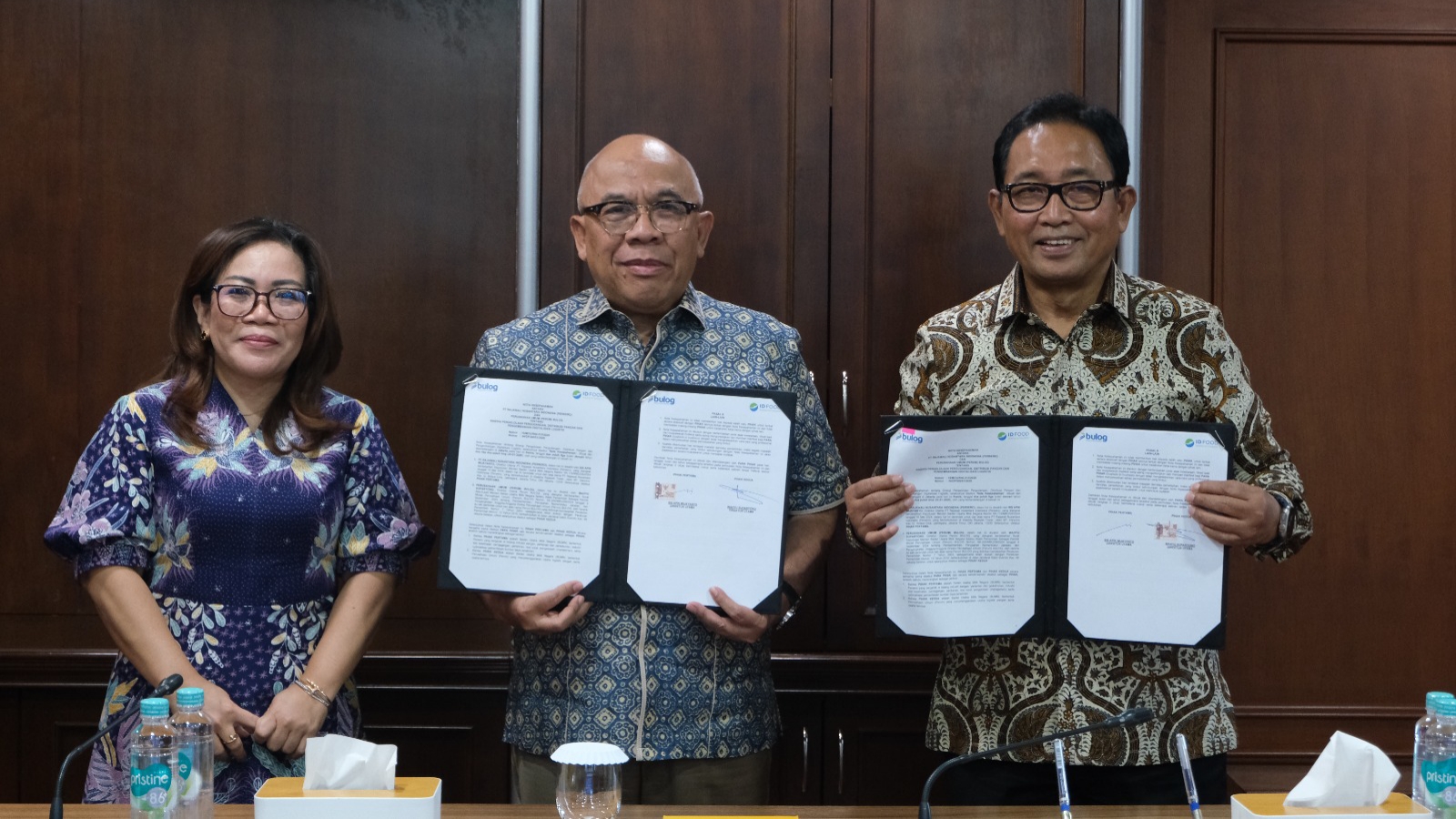 Perum BULOG Teken MoU dengan PT RNI untuk Pengelolaan Pergudangan, Distribusi Pangan, dan Pengembangan Digitalisasi Logistik