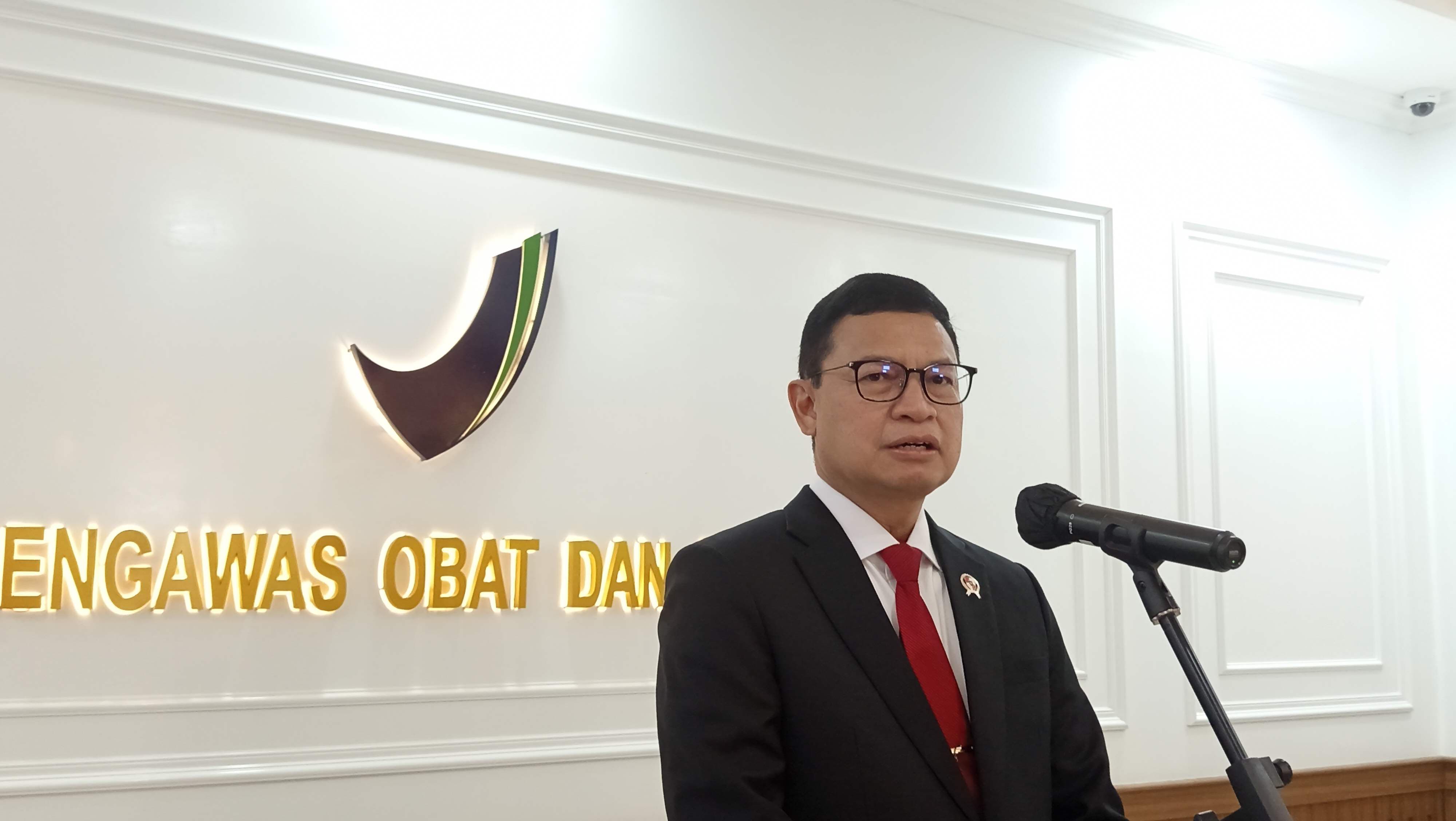 Kepala BPOM RI Buka Peluang Obat Produksi TNI untuk Masyarakat Umum