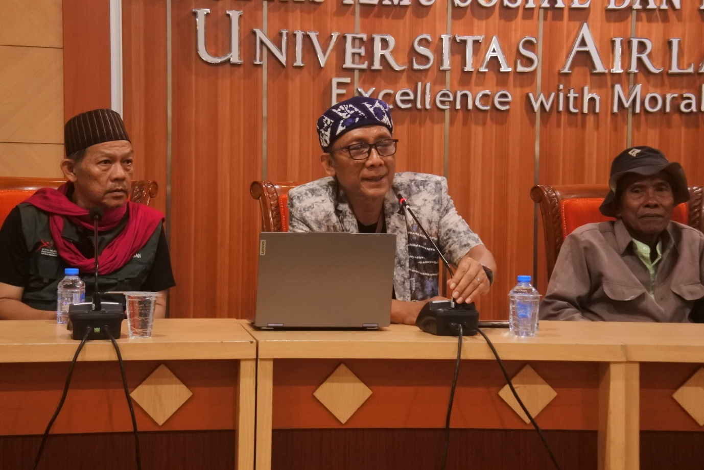 Memanen Karbon, Menuai Sarjana dari Lereng Bromo