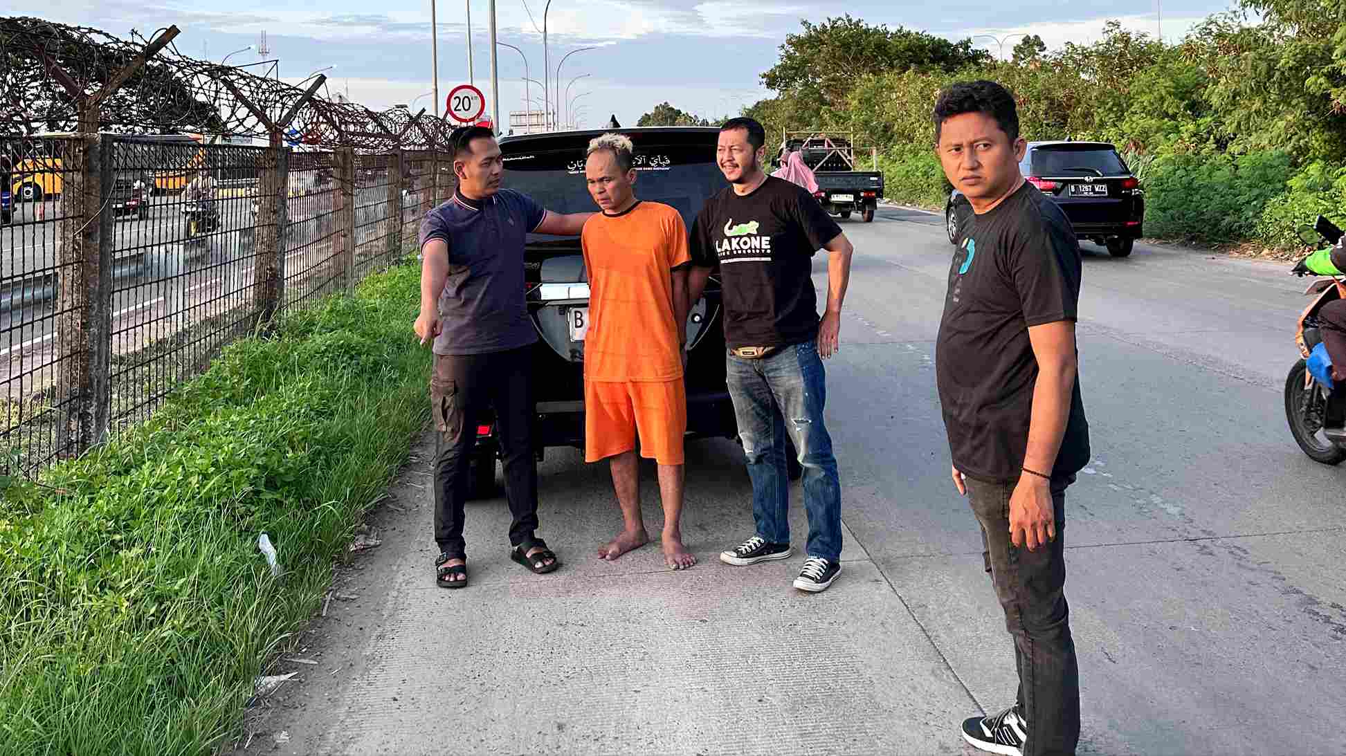 Wanita Dirudapaksa Sopir Taksi Online di Tangerang, Pelaku Ancam Korban Pakai Senpi!