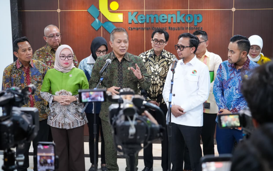 Menkop Gelar Kick Off Bulan Koperasi, Semarakkan Harkopnas ke-79