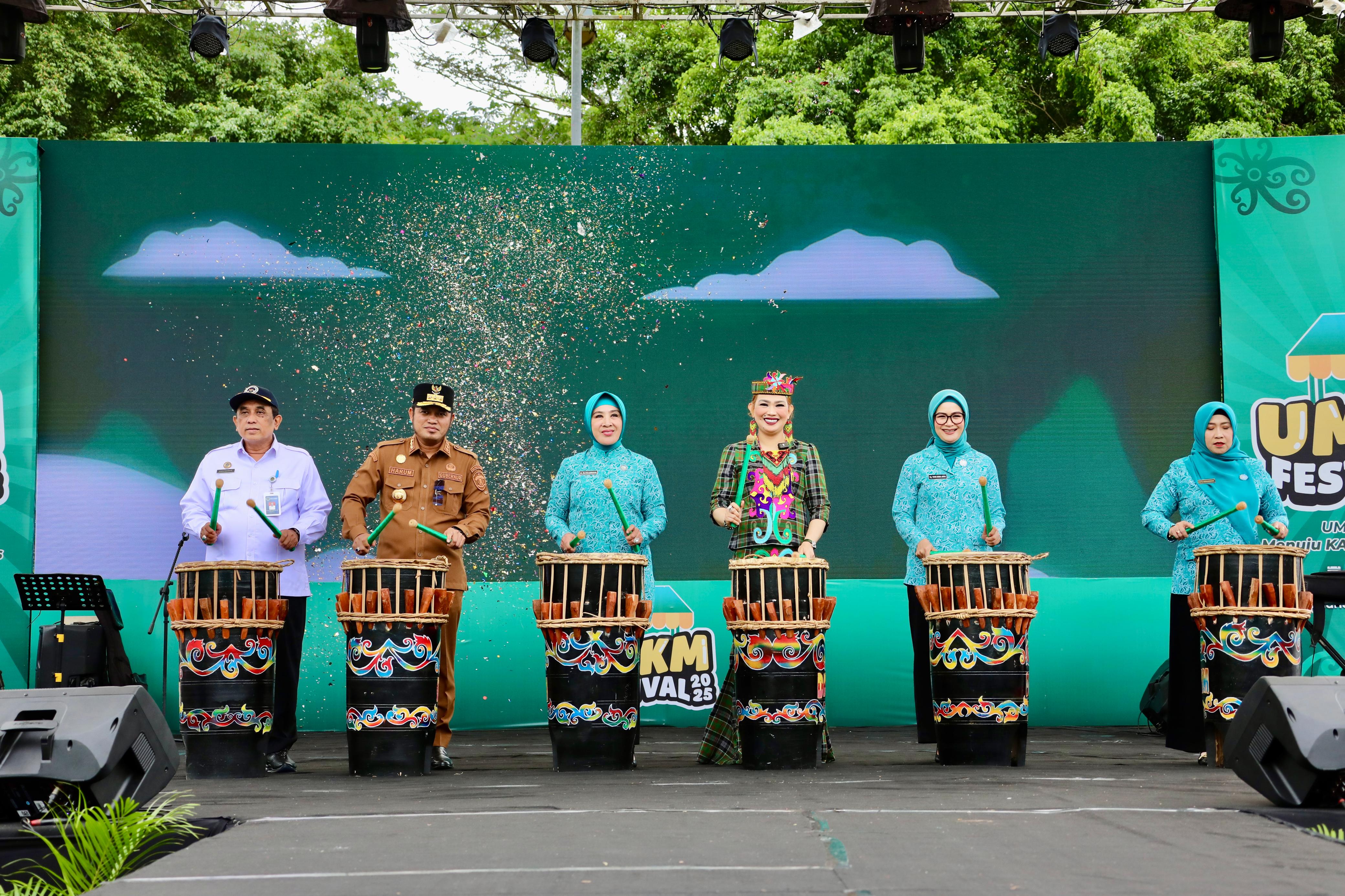 Semarakkan HKG Ke-53, Tri Tito Resmi Buka Pameran Festival UMKM 2025 dan Pemeriksaan Kesehatan Gratis