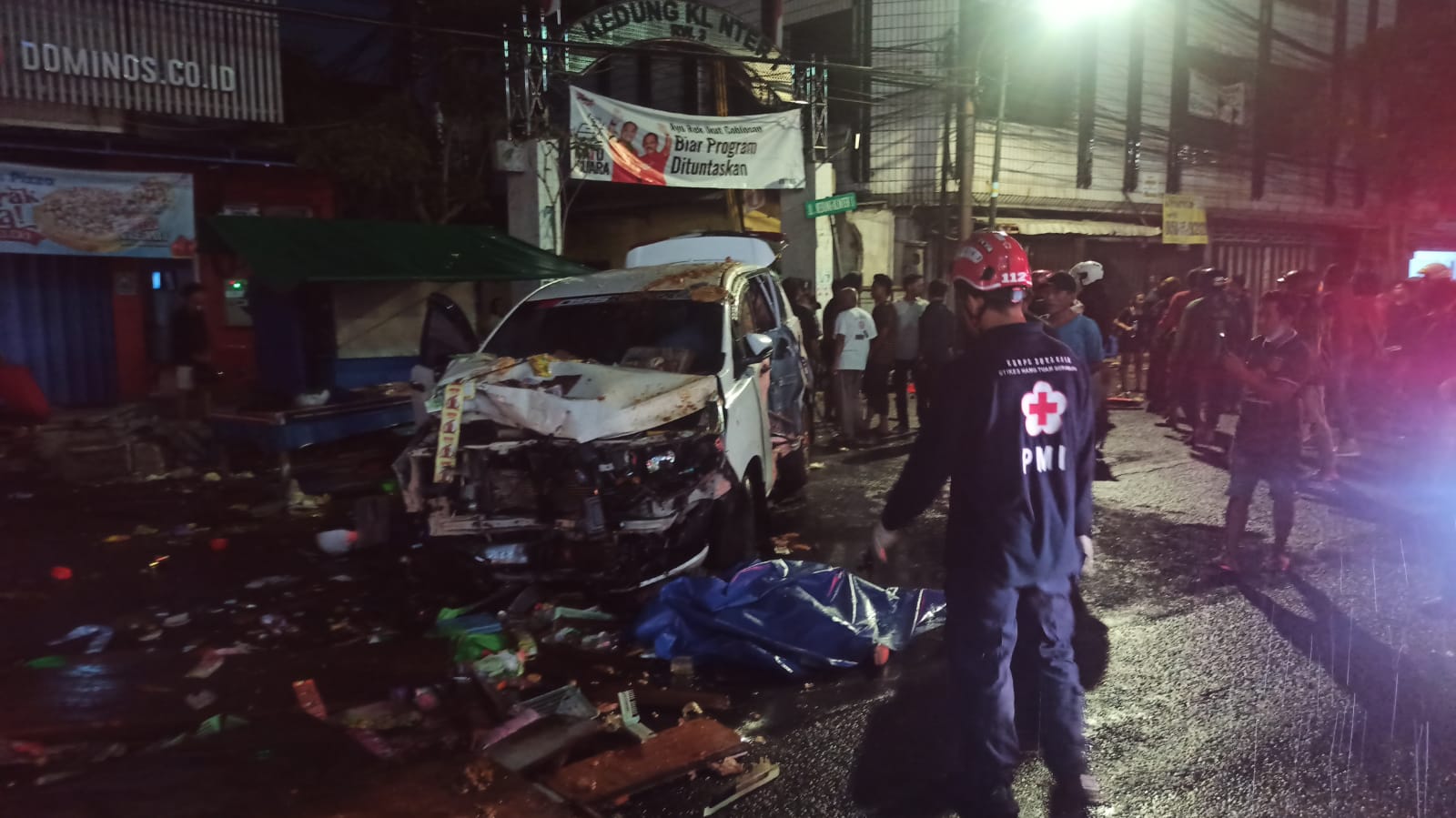 Menyetir Sambil Mabuk, Pria Ini Hantam Warung dan Pengguna Jalan Hingga Tewas