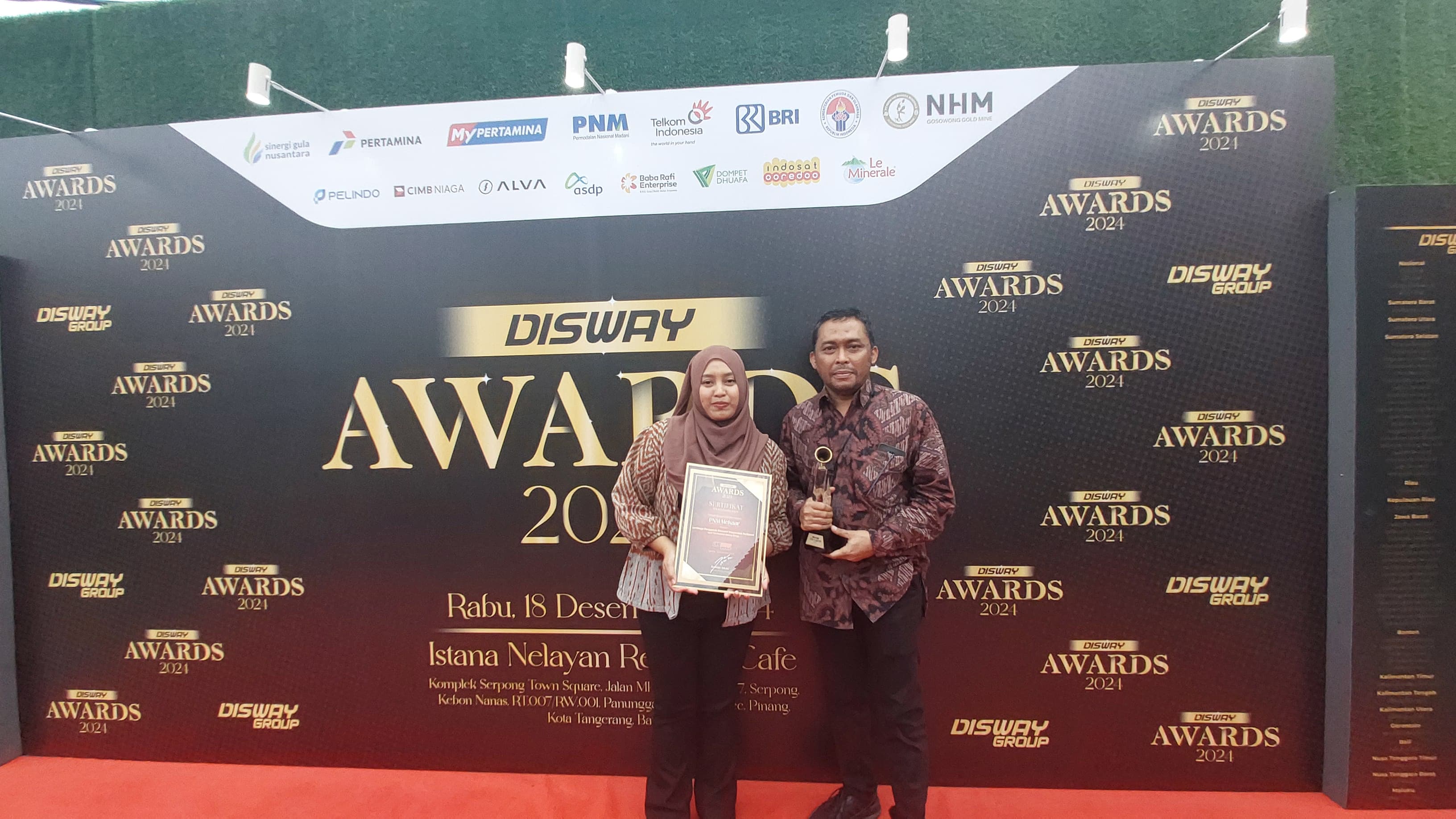 PNM Mekaar Terima Penghargaan Disway Awards 2024, Dahlan Iskan: Sistem Pembiayaan Satu-satunya yang Cocok untuk Indonesia