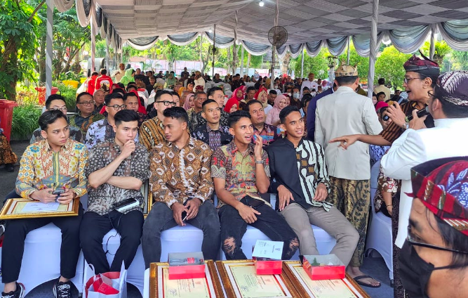 Marselino Ferdinan dan Risky Ridho Dapat Penghargaan di Hari Jadi Ke-730 Kota Surabaya 