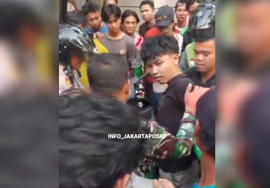 Motoran Nenteng Celurit, Pelajar di Cempaka Putih Dikepung Warga