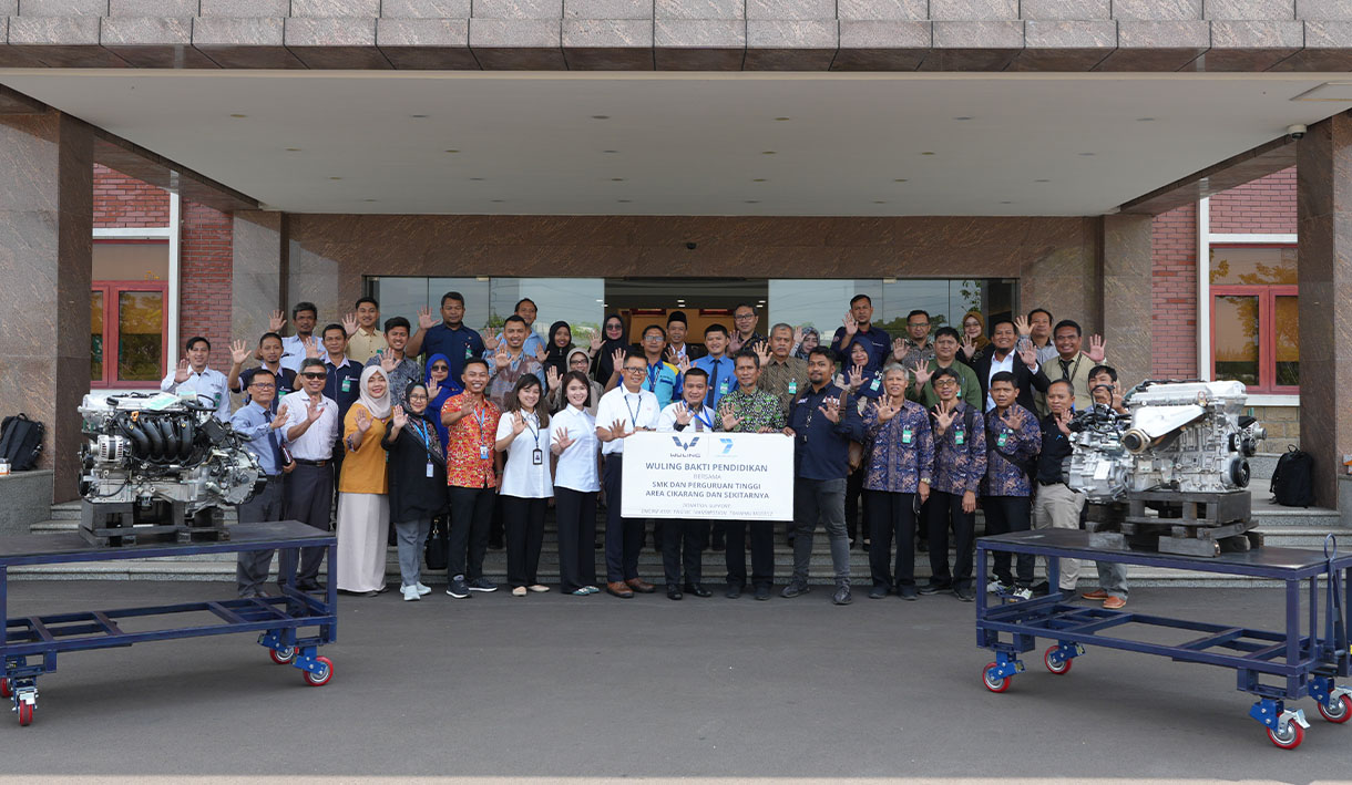 7 Tahun di Indonesia, Wuling Donasikan 365 Unit Mesin ke Berbagai SMK hingga Universitas di Cikarang dan Jawa Timur 