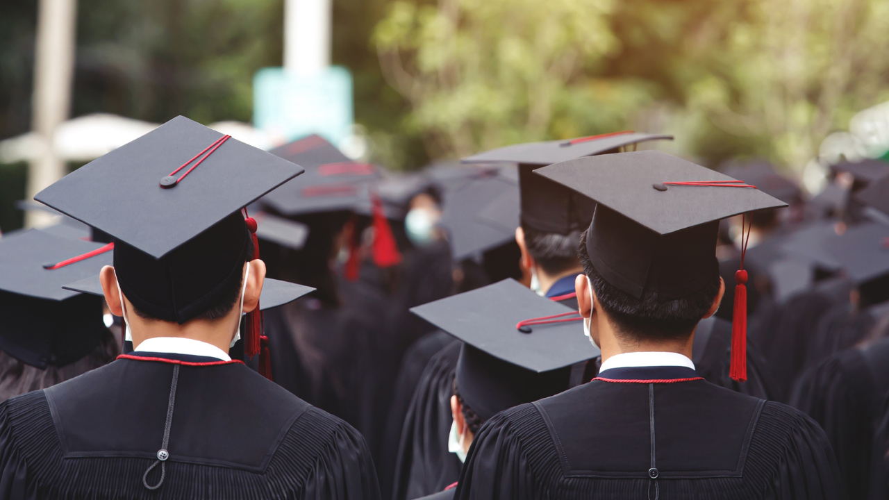 10 Daftar Suku Indonesia dengan Sarjana Terbanyak, Batak di Posisi Teratas!