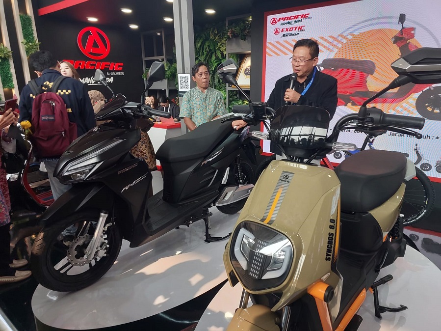 PACIFIC Tampilkan Varian Terbaru Motor dan Sepeda Listrik Terbaru di GIIAS 2023: WHIZZ X SYNCROS 8.0!