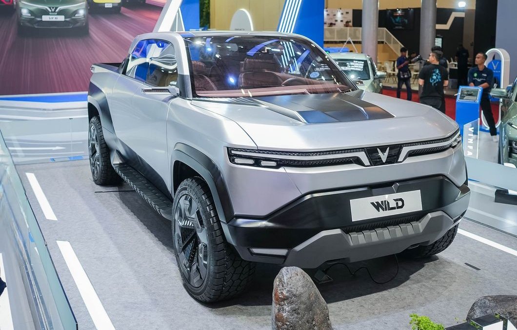Sedot Perhatian Pengunjung GJAW 2025, VinFast VF Wild Disandingkan dengan Tesla Cybertruck