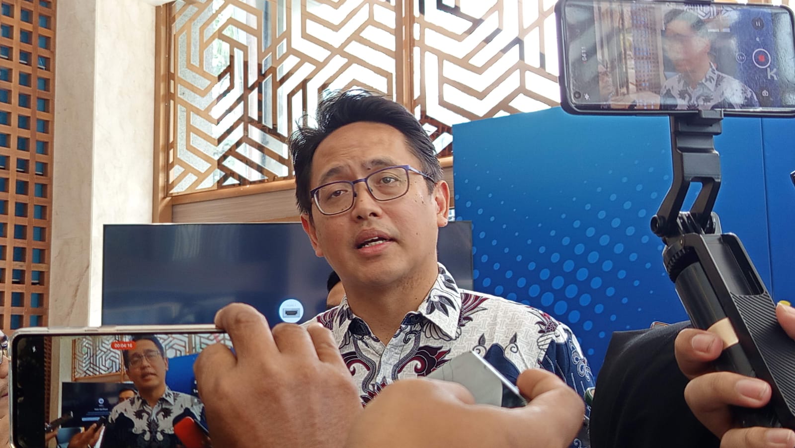 Imbas Efisiensi, Kemendiktisaintek Minta Anggaran MBG Buat Riset