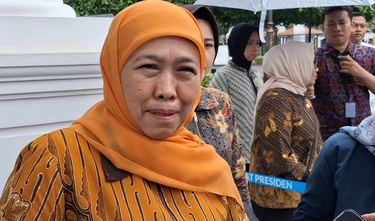 Respon Santai Khofifah Digugat oleh Risma - Gus Hans Soal Pilkada Jatim 2024