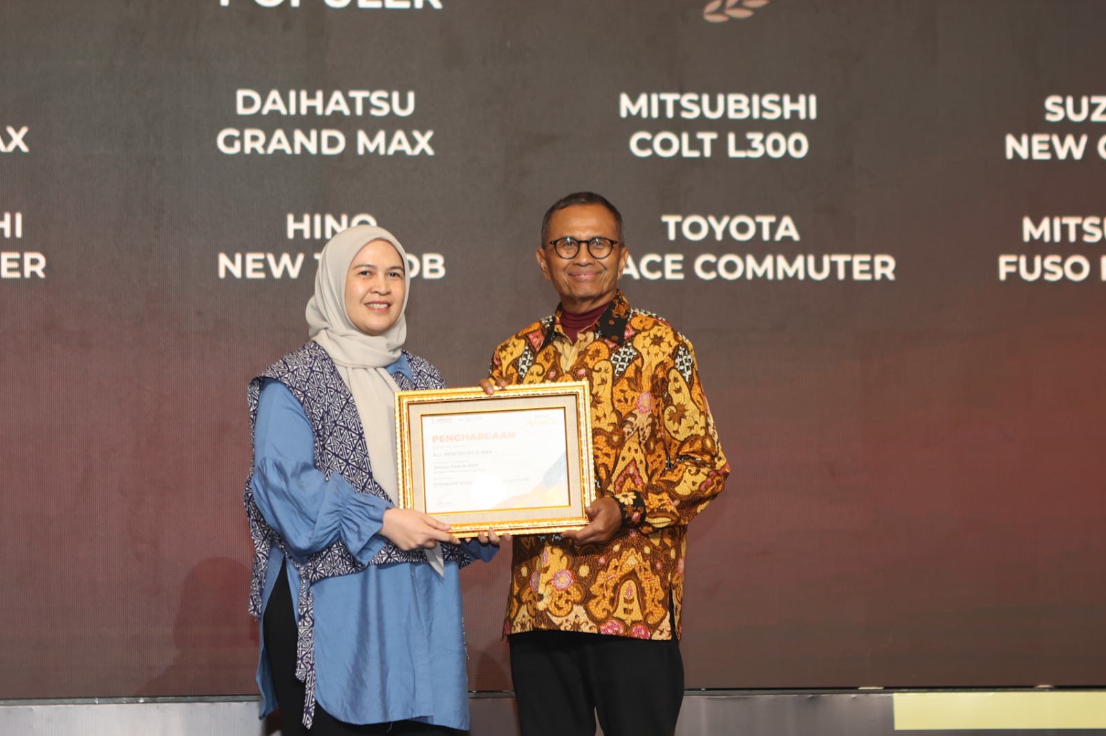 Isuzu Raih Apresiasi Disway Awards 2025 Kategori Otomotif Kendaraan Logistik, Dorong Penguatan Branding Nasional