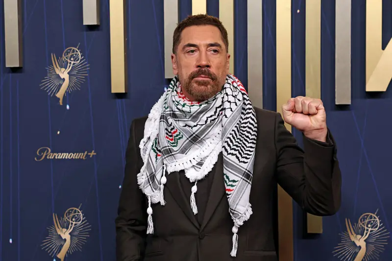 Hadiri Emmy Awards 2025 Pakai Keffiyeh, Aktor Javier Bardem Serukan Free Palestine