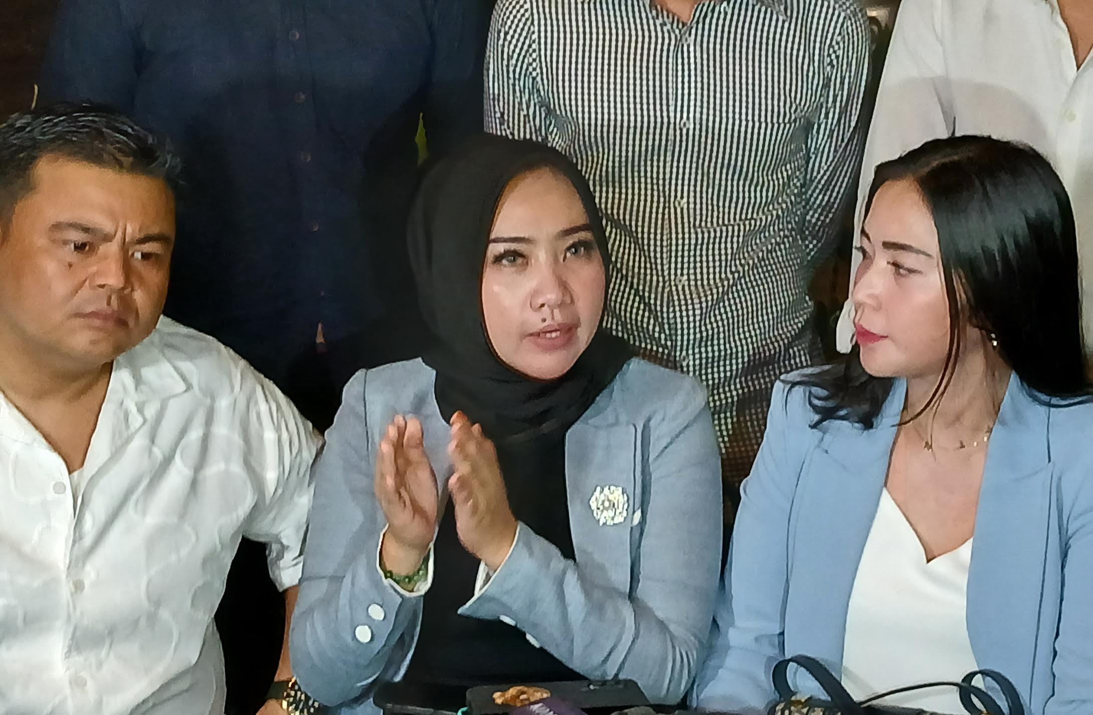 Keluarga Vina Cirebon Kaget Polisi Hapus Dua DPO: Tidak Masuk Akal!