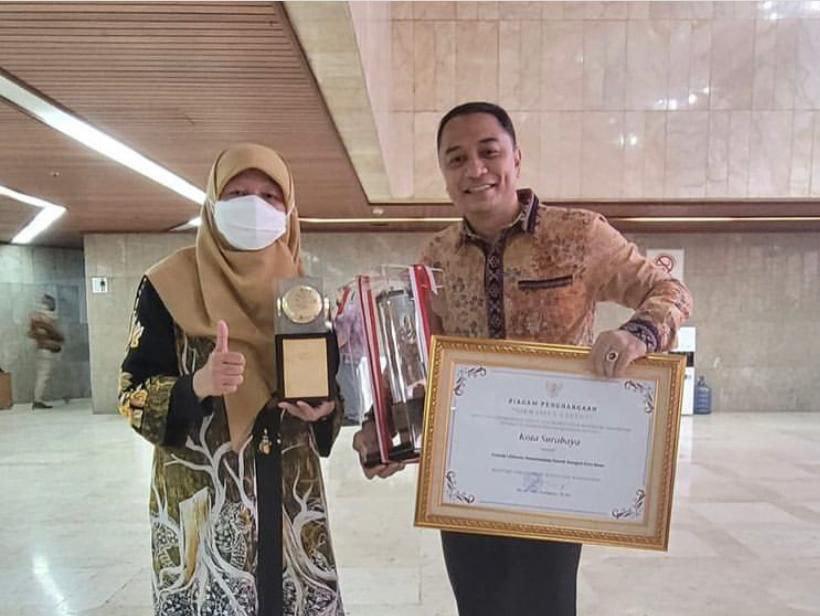 Ketika Kementerian Lingkungan Hidup Beri Penghargaan DPRD Surabaya