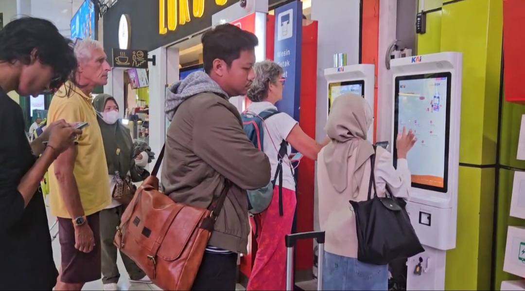 Libur Panjang dan Jelang Hari Raya Waisak 2025, Lonjakan Penumpang Kereta Api Mulai Terasa
