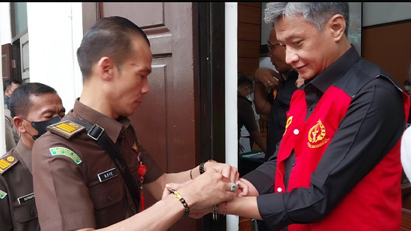 Anggota Polres Jakarta Selatan Diperiksa Dalam Sidang Hendra Kurniawan Cs