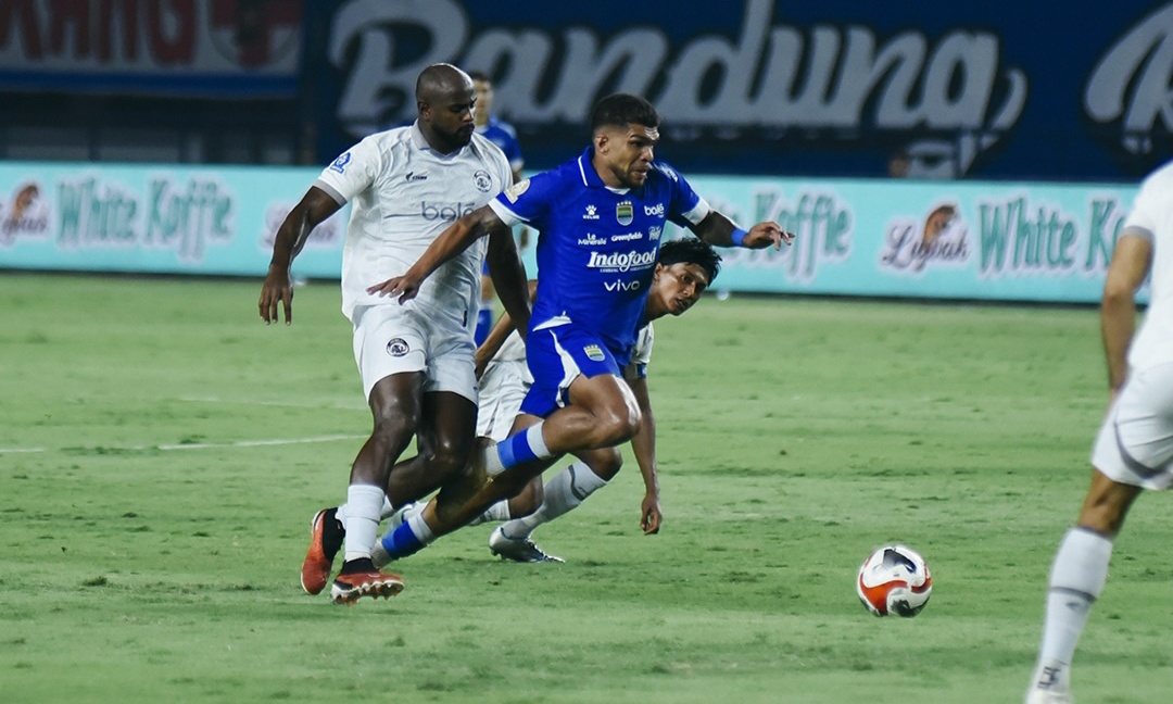 Persib vs Arema FC 0-0, Singo Edan Curi Satu Angka di Bandung