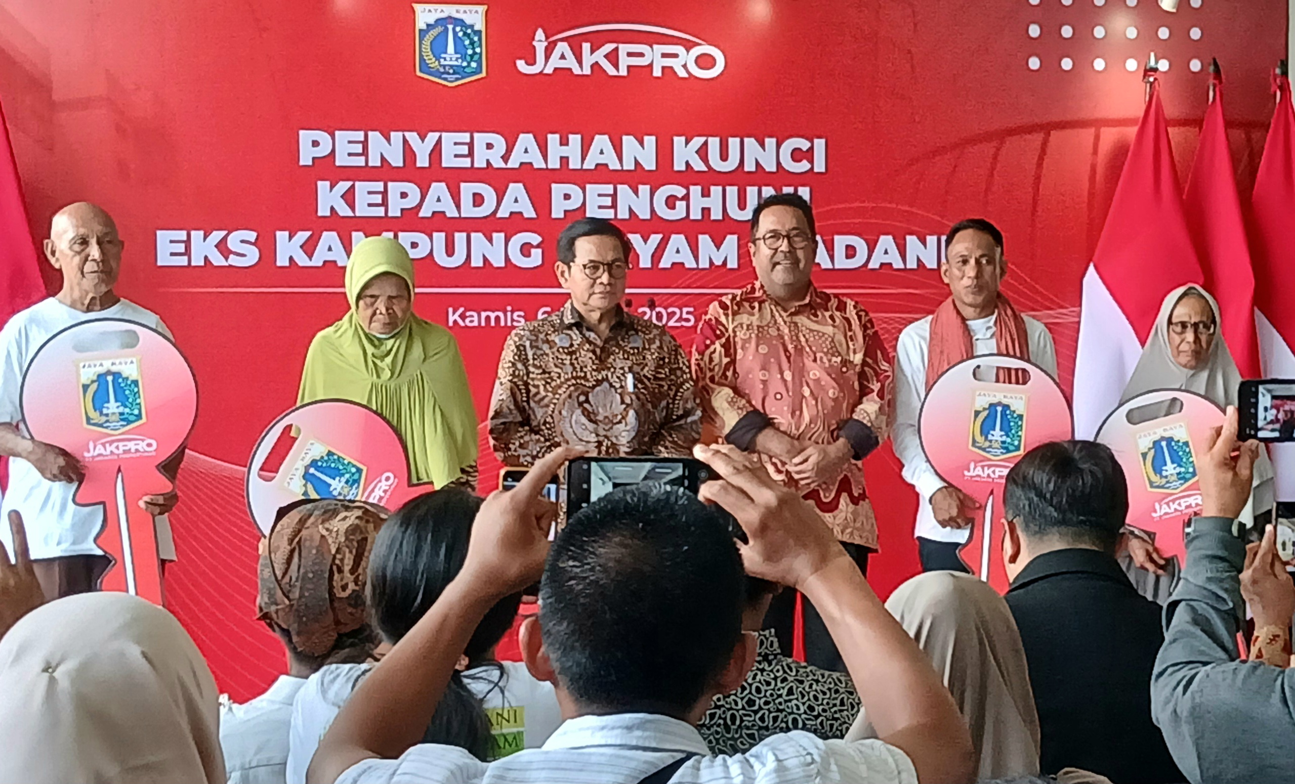 Penuhi Janji Kampanye, Pramono Bawa Warga Kampung Bayam Huni KSB