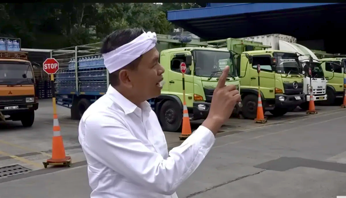 Kang Dedi pun Setuju Pemerintah Tak Naikkan Cukai Rokok dan HJE Tahun Depan: Langkah yang Tepat