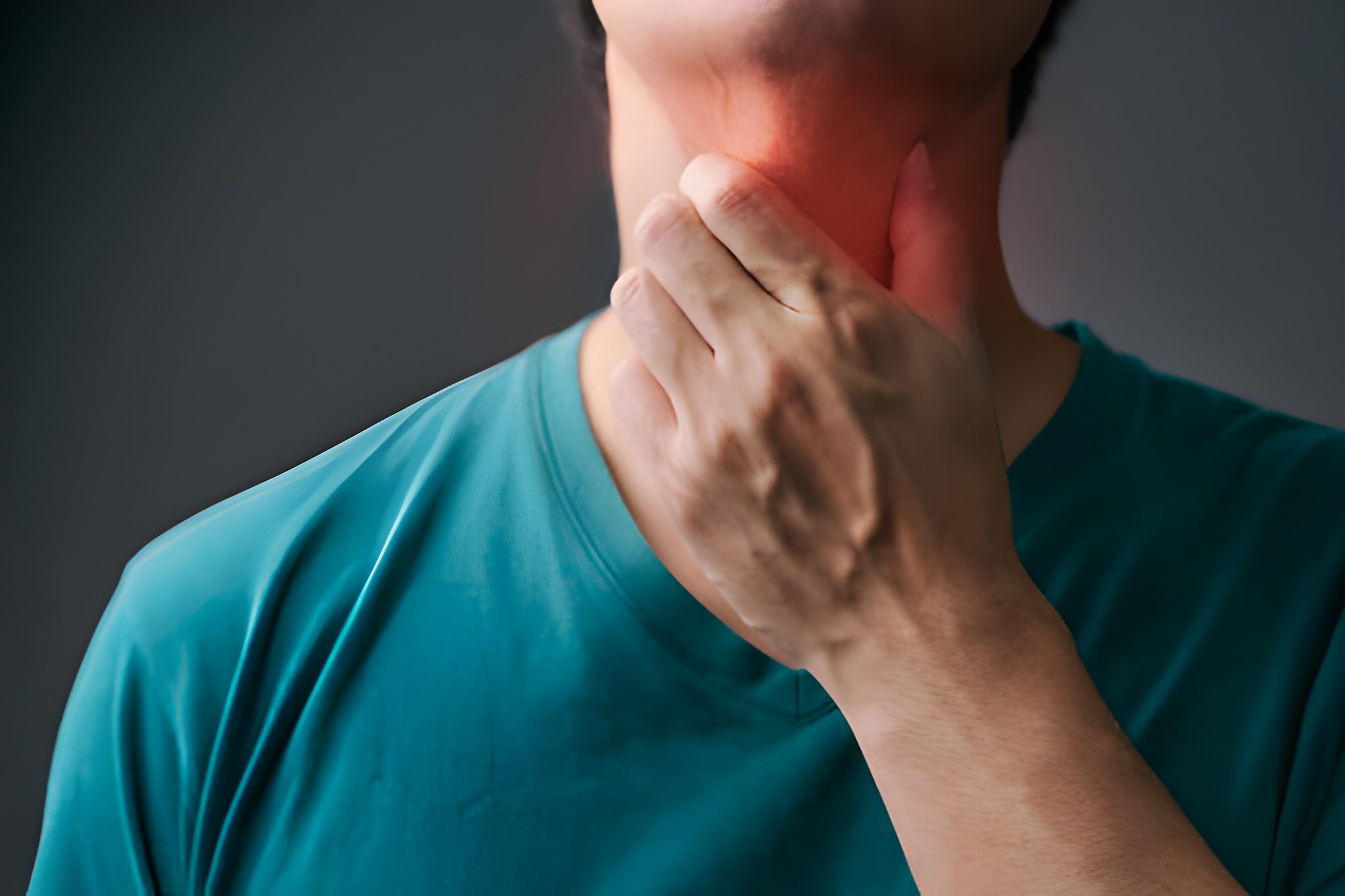 Waspada Radang Tenggorokan Saat Cuaca Panas: Kenali Penyebab dan Solusinya