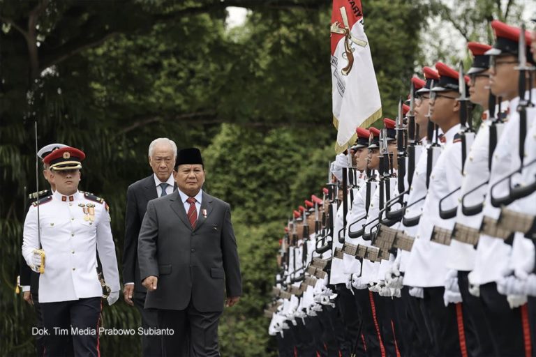  Prabowo Terima Penghargaan Tertinggi dari Singapura, Ini Alasannya