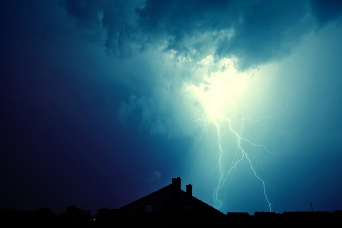 Prakiraan Cuaca DKI Jakarta Hari Ini, Sabtu 9 Maret 2024: Waspada Potensi Hujan Disertai Petir!