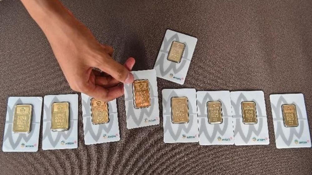 Harga Emas Antam Hari Ini 16 Maret 2026 Turun, Buyback Ikut Melemah!