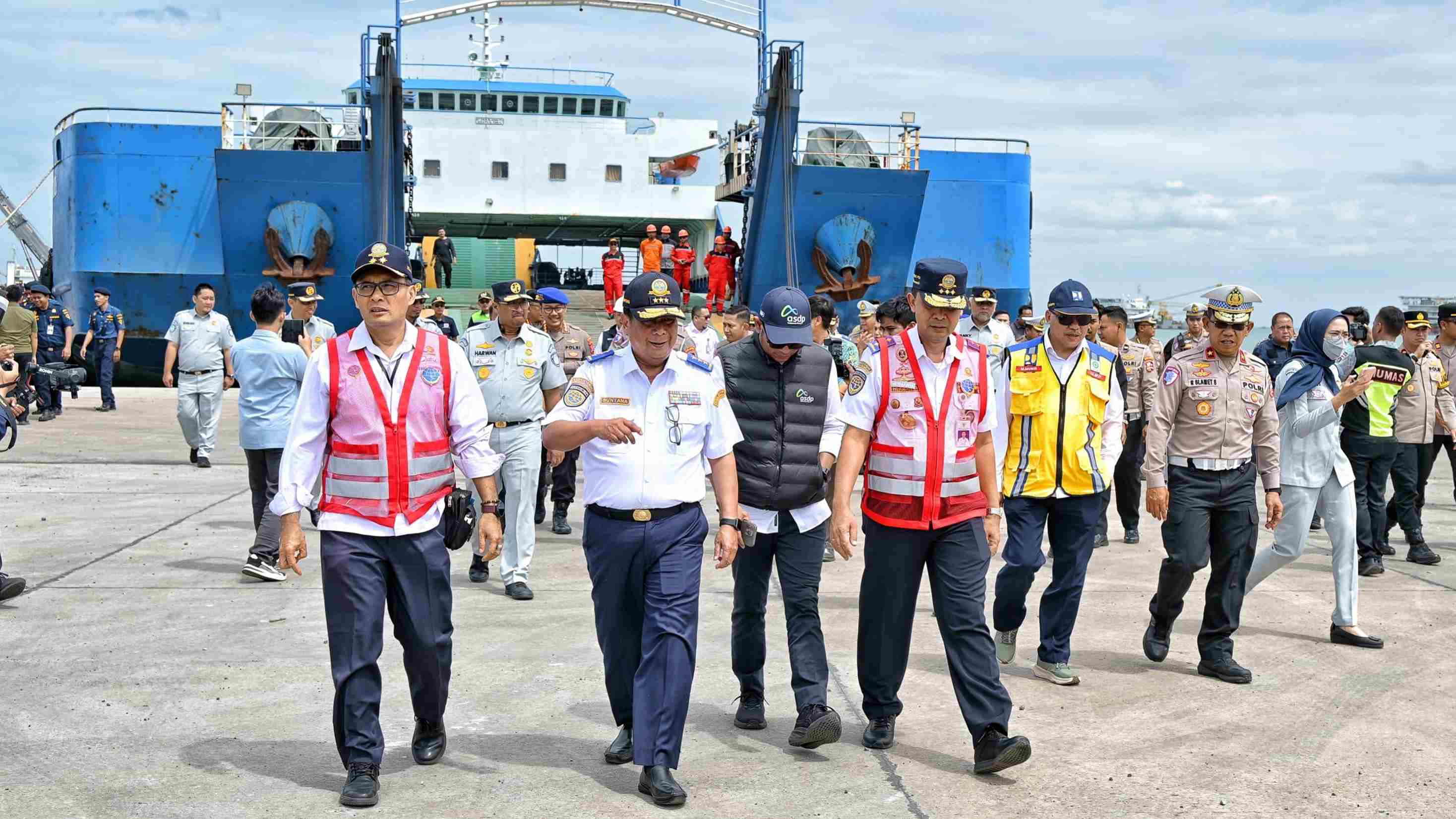 Jelang Nataru, Wamenhub Tinjau Pelabuhan Bakauheni dan Merak: Operasional Siap