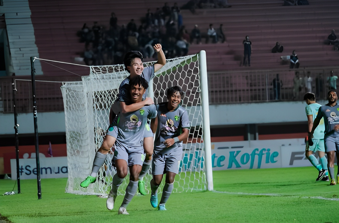 Persebaya Menang 2-1 atas PSS Sleman, Iqbal Cetak Gol Kilat 13 Detik