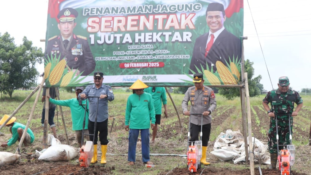 Realisasi Asta Cita Prabowo, Kapolres Metro Tangerang Tanam 1 Hektare Jagung di Sepatan