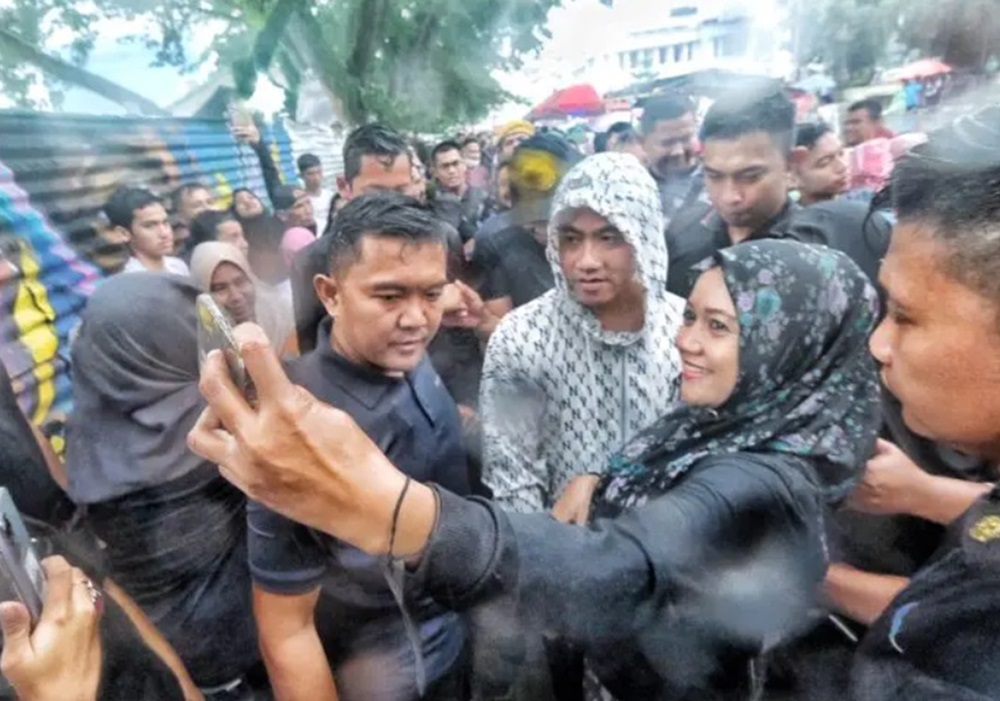 Hadiri CFD di Medan, Gibran Diserbu Warga dan Disebut Pemimpin Kita