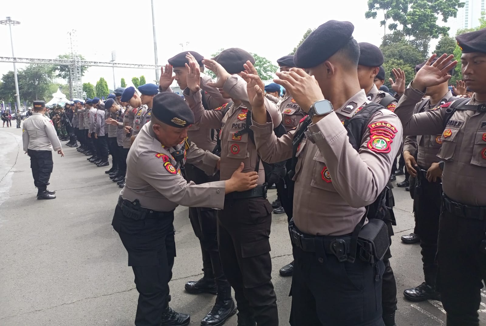 Polisi Bakal Tindak Tegas Suporter yang Bawa Flare Saat Nonton Indonesia vs Australia di GBK